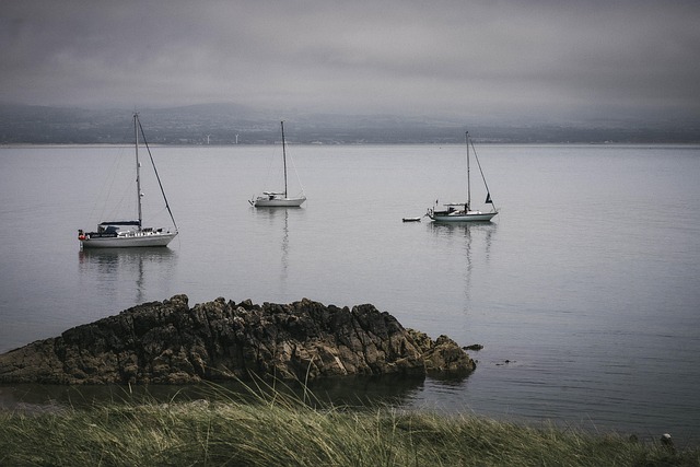 宮古島 観光・スポット - boats, sea, wales, ocean, uk, island, overcast, landscape, nature